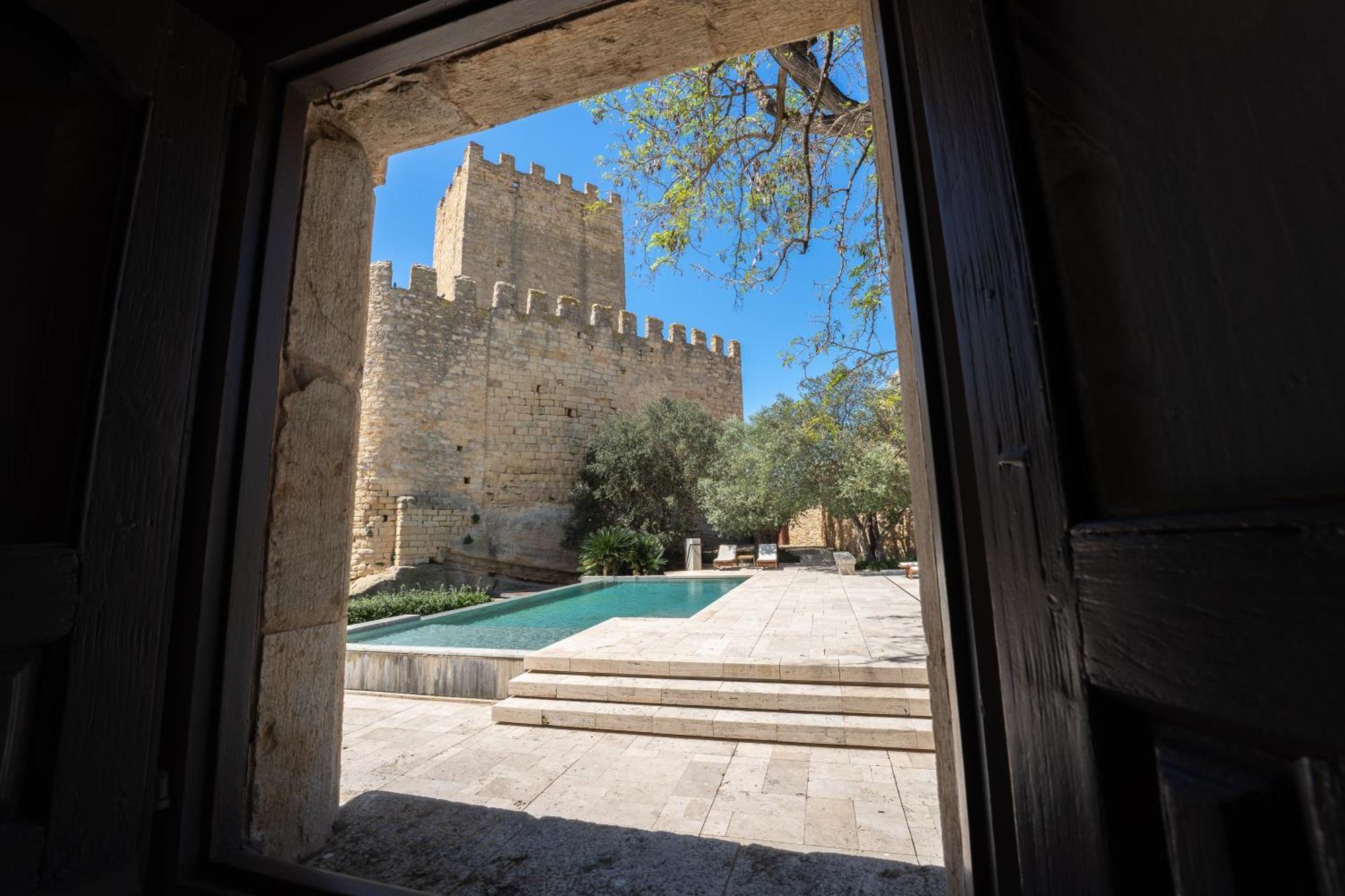 Deco - Casa Castell De Peratallada Exteriör bild